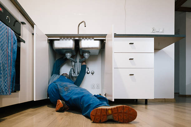 Professional Gas Line Repair technician working in Manhattan, IL